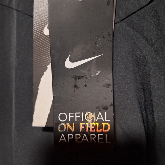 A Nike loose fit official Ohio State Buckeyes 1/4 zip jacket in a men's size med - Picture 3 of 11